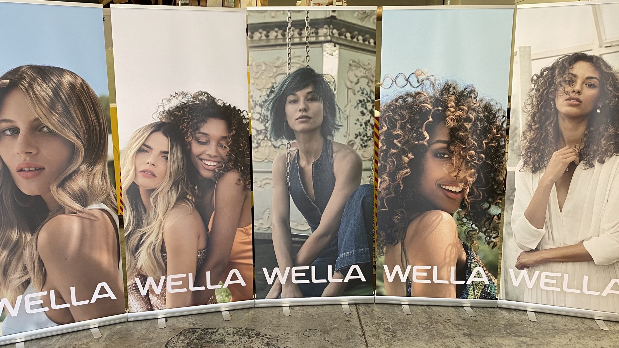 Wella pull-up banners